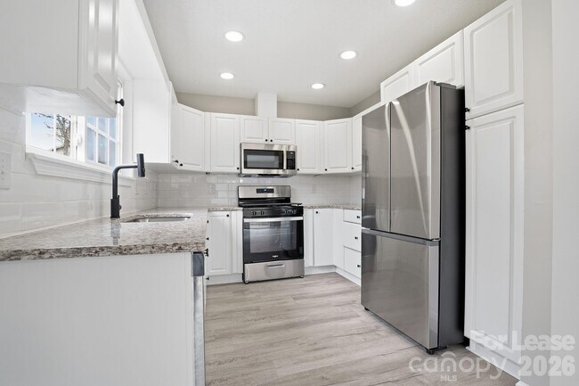 Building Photo - 232 Vista Grande Cir