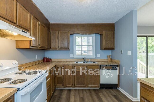 Building Photo - 8221 Rocky Ct