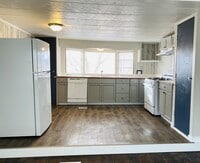 Building Photo - 808 Ponderosa Ln