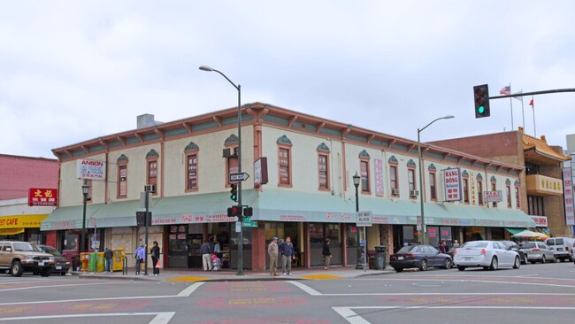 Building Photo - 714 Webster St