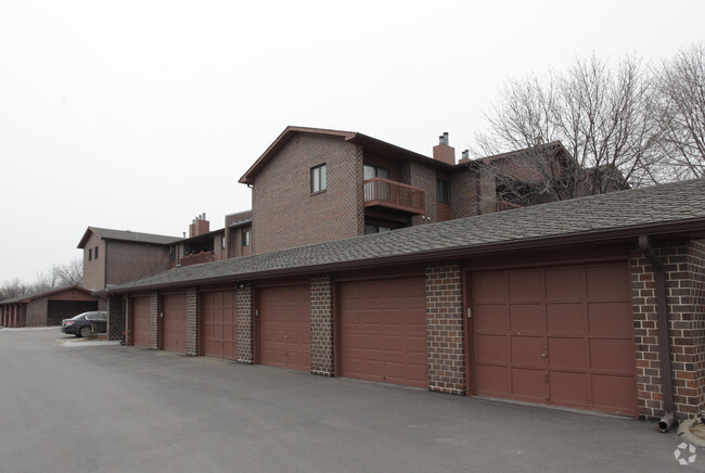 Primary Photo - Miracle Hills Park Place