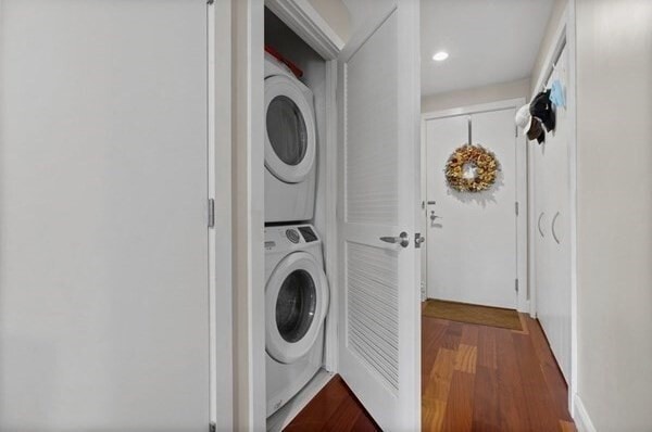 Building Photo - 20 2nd St