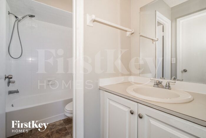 Building Photo - 7734 Pikes Peak Dr