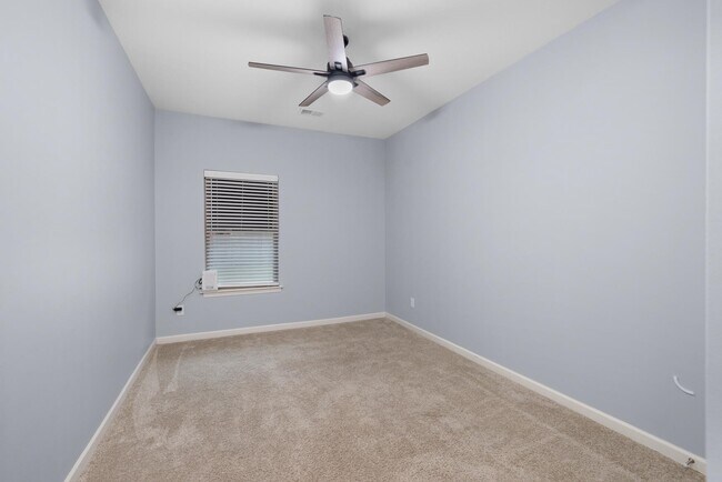 Building Photo - 44 N Payson Cv