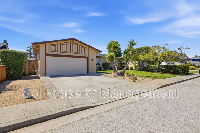 Building Photo - 905 Pellegrini St