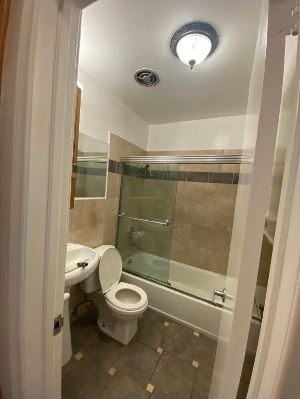 Building Photo - 1630 Griffith Park Blvd