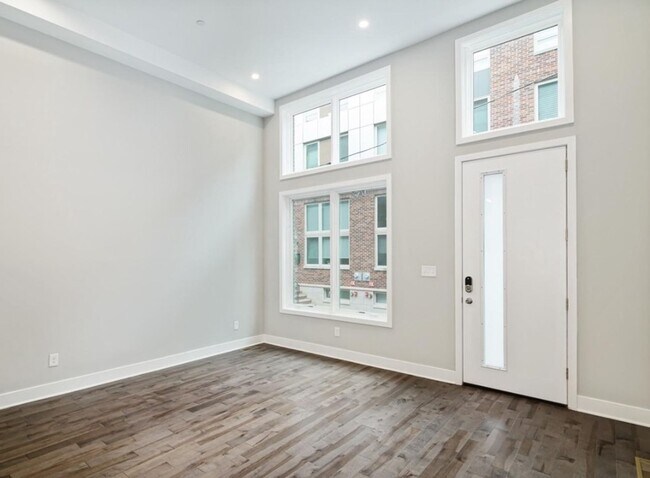 Building Photo - 1324 S Woodstock St