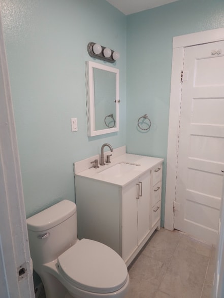 Building Photo - 3728 Franklin Ave