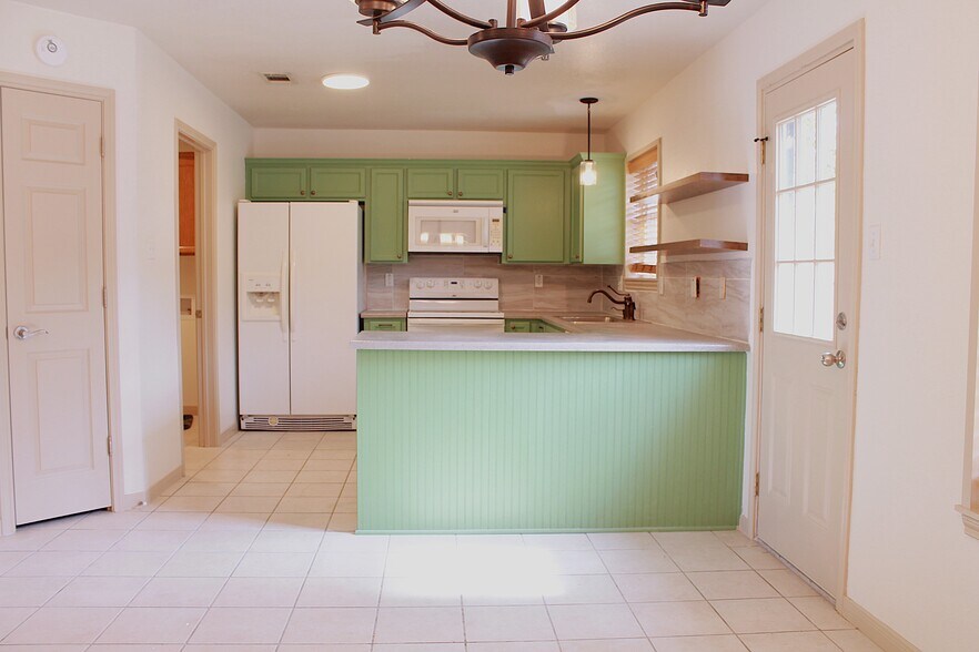 Building Photo - 1424 Shoshoni Trl