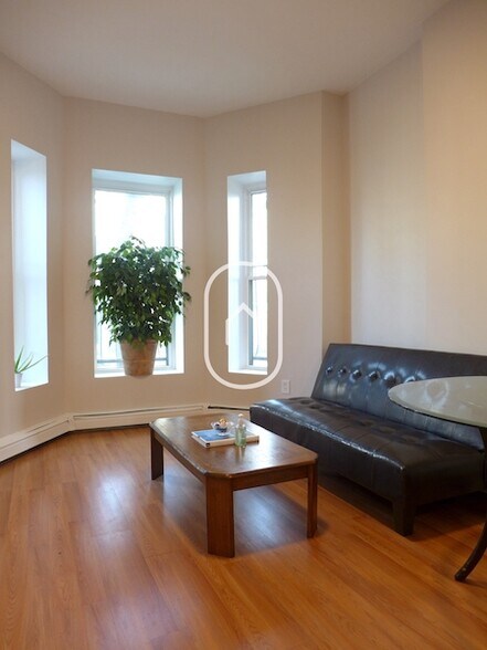 Building Photo - 41 Cunard St