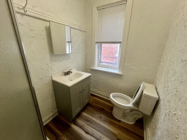 Building Photo - 26 N 16th St