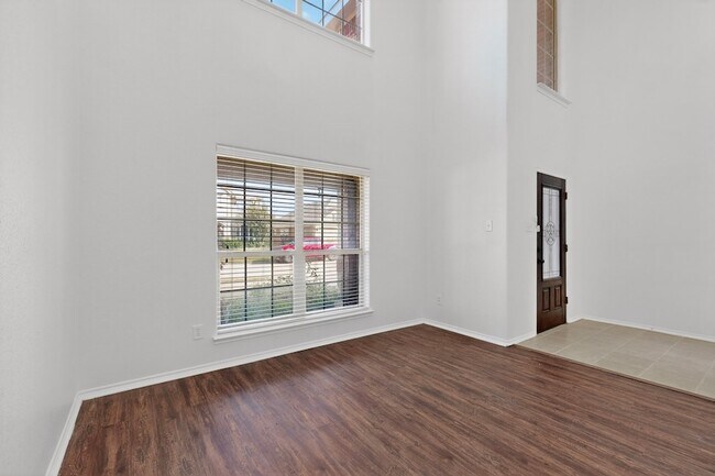 Building Photo - 1066 Carpenter Ct