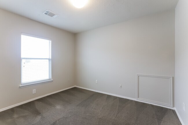 Building Photo - 20518 Holly Barr Ln