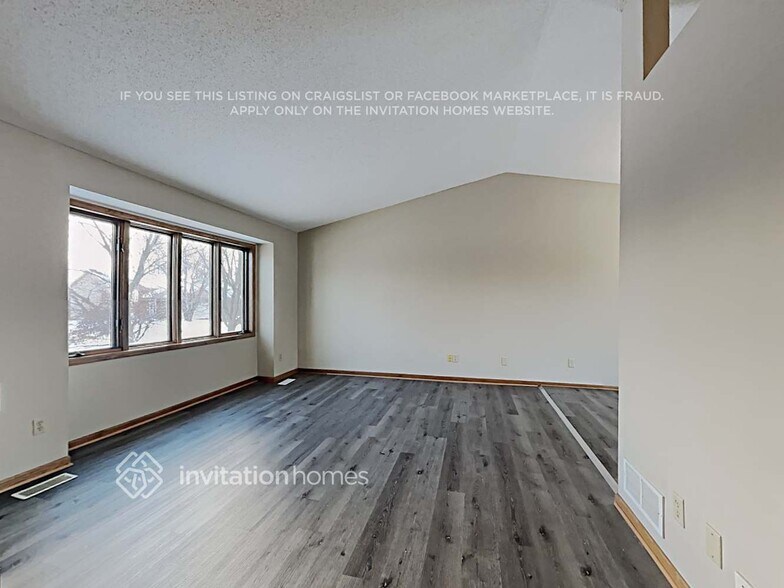 Building Photo - 3746 Hamlet Ave N