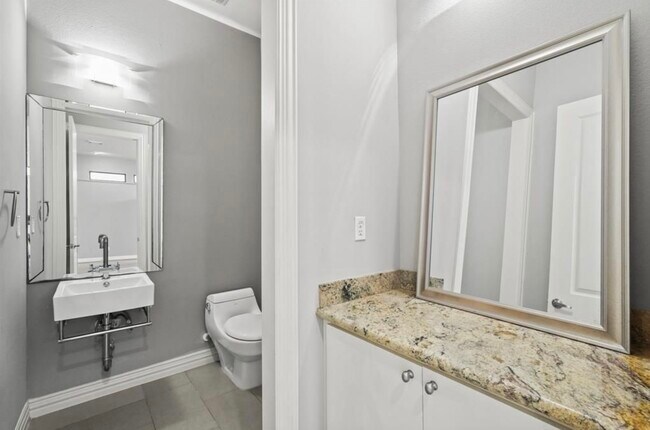 Half Bath - 2312 Camden Dr