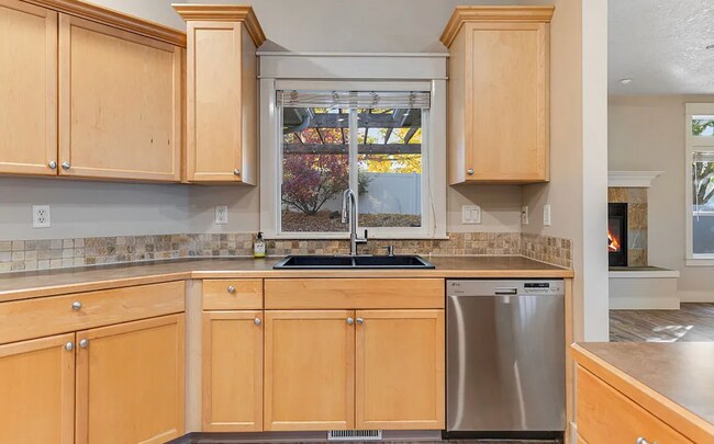 Building Photo - Charming 3 Bedroom Home in Eagle – Minutes to Eagle Bike Park