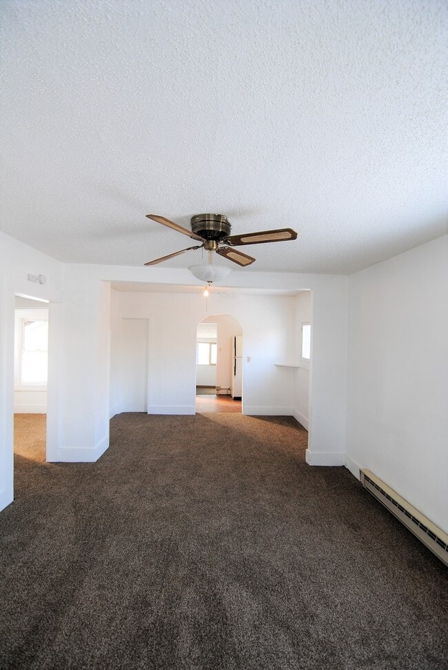 Building Photo - Rare 1 Bedroom House for Rent!