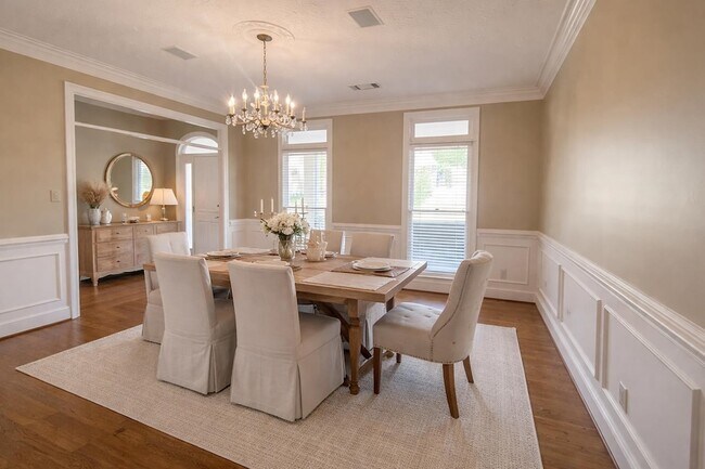 Building Photo - 1440 Asbury Dr