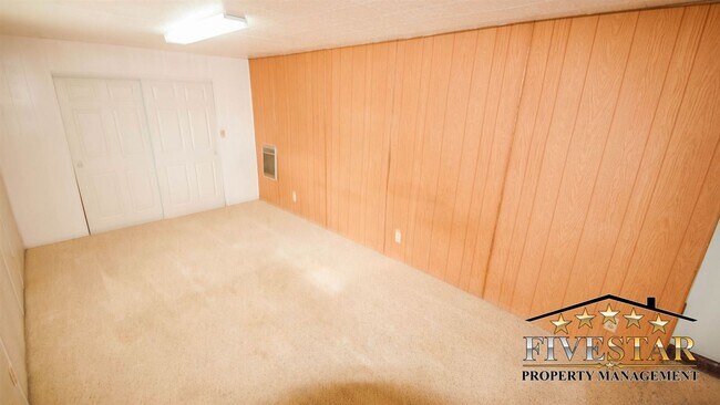 Building Photo - 3 br, 2 bath House - 6220 TIGERFLOWER DR.