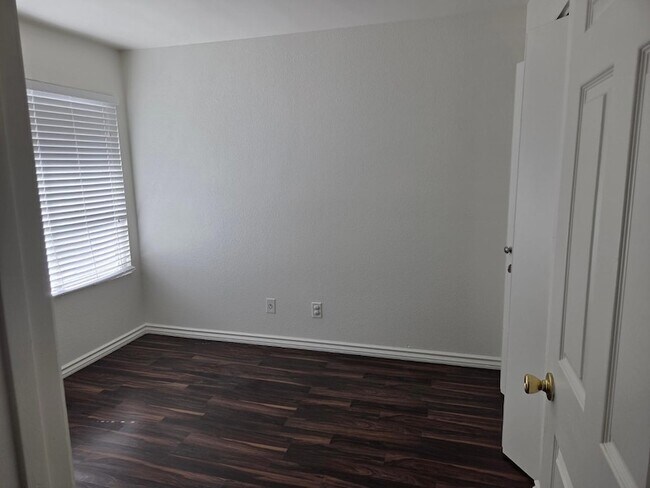 Building Photo - 13055 N 56th Ave