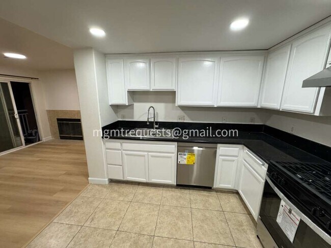 Building Photo - 11943 Olive St