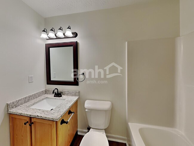 Building Photo - 1215 Brookstone Dr