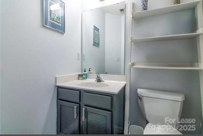 Building Photo - 18506 Oakhurst Blvd