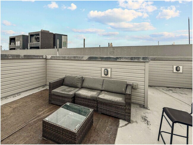 Building Photo - 1115 Germantown Ave