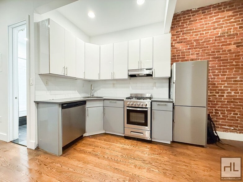 Building Photo - BEDFORD AVENUE / Bedford-Stuyvesant 2-Bed 1-Bath