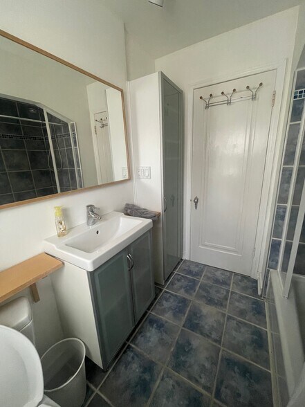 Main Level Bathroom - 118 S Vermont Ave
