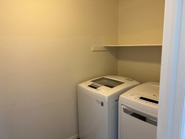 Building Photo - 1563 Cedarwood Dr