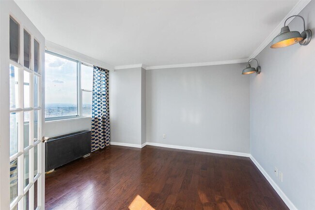 Building Photo - 6040 JFK Blvd E