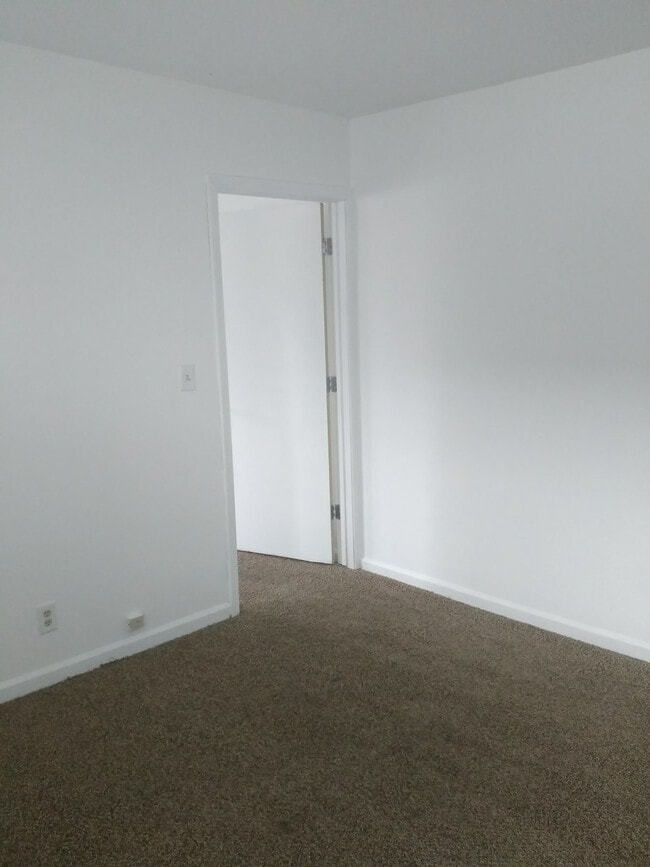 Building Photo - Grant Duplex