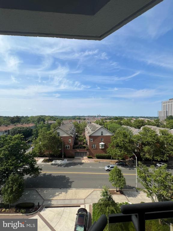Building Photo - 1530 Key Blvd