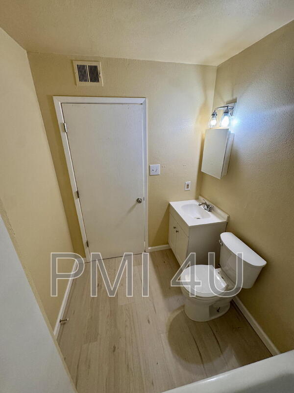 Building Photo - 12409 Manitoba Dr NE
