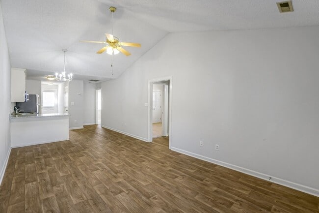 Building Photo - 3418 Pear Tree Court Unit B