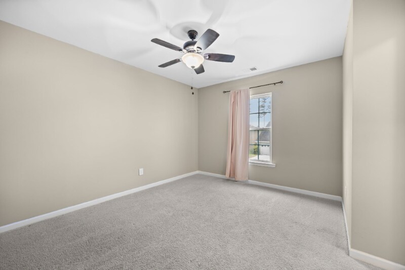 Building Photo - 677 Redbud Ln