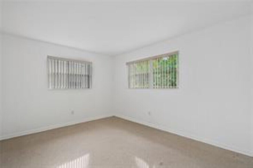 Building Photo - 50 NE 45th Ct
