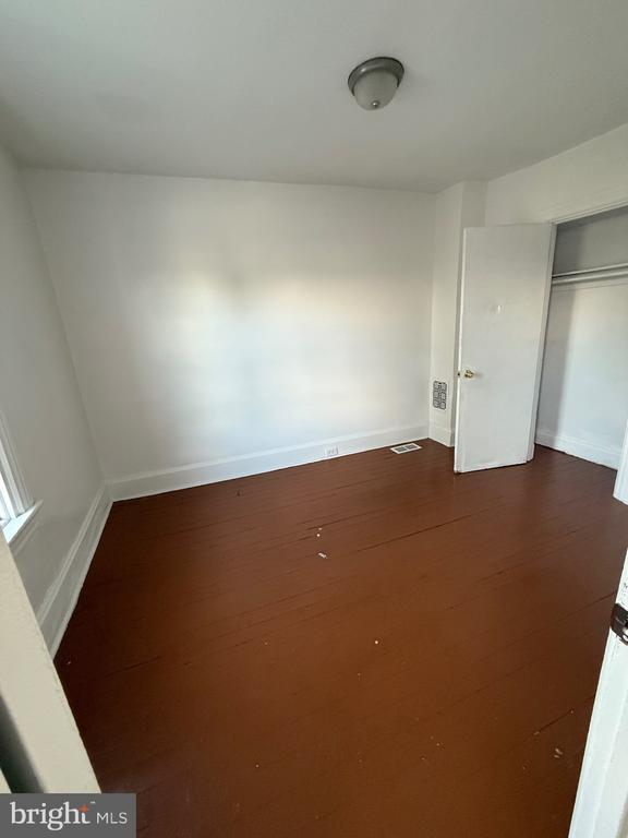 Building Photo - 331 Maclay St