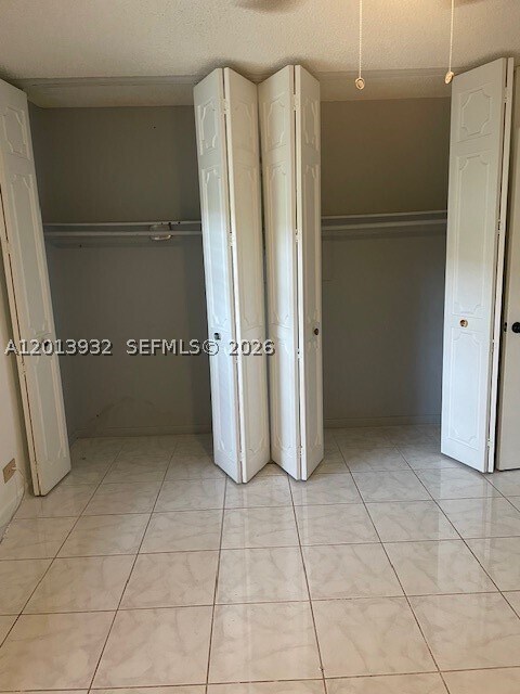 Building Photo - 807 W Oakland Park Blvd