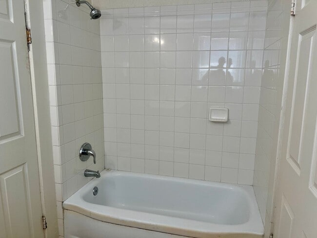 Building Photo - Charming Home for Rent in Fresno’s Tower D...