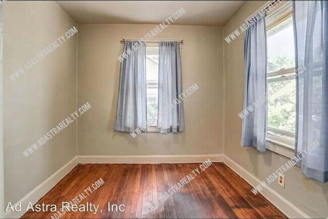 Building Photo - Awesome Location in Waldo-Available NOW!!