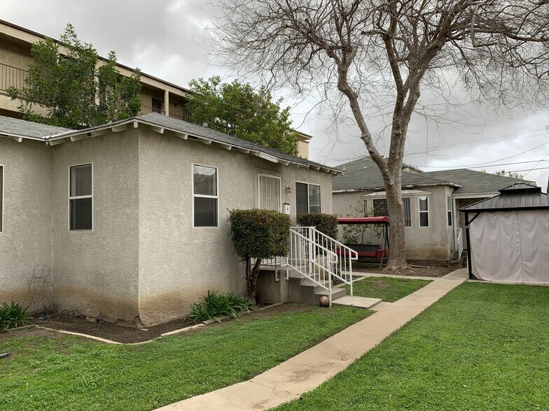Building Photo - 1026 Elm Ave