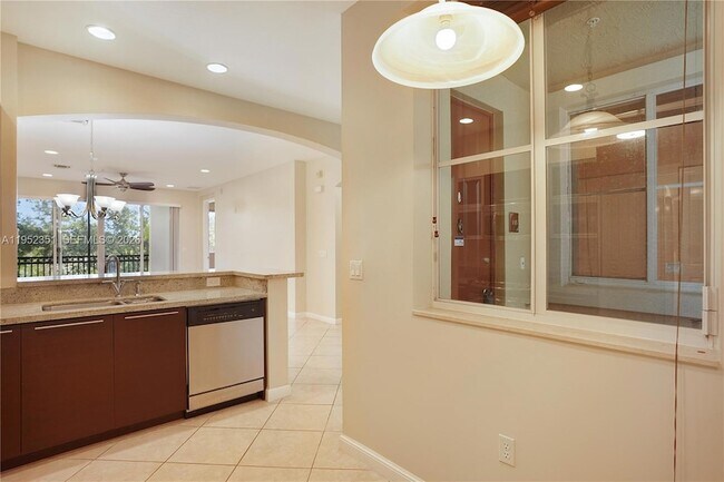 Building Photo - 2900 NW 125th Ave