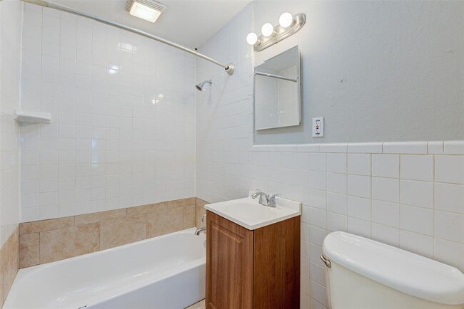 Building Photo - 5907 Nelwyn St