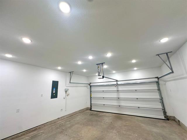 Building Photo - 1221 James St