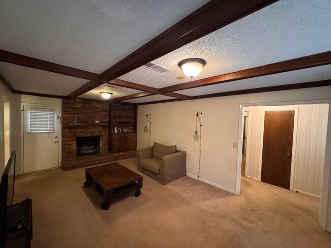 Building Photo - 5 BR 3 full BA House