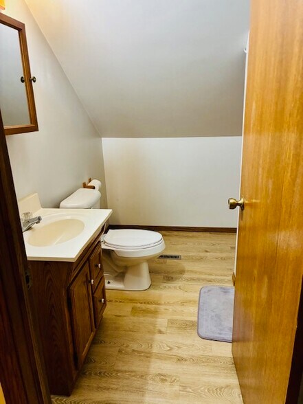 Bathroom - 1220 W Packard St