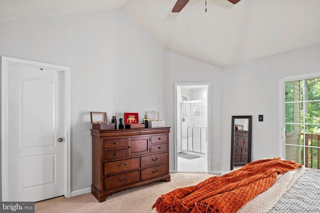 Building Photo - 7530 Stonehouse Run Dr