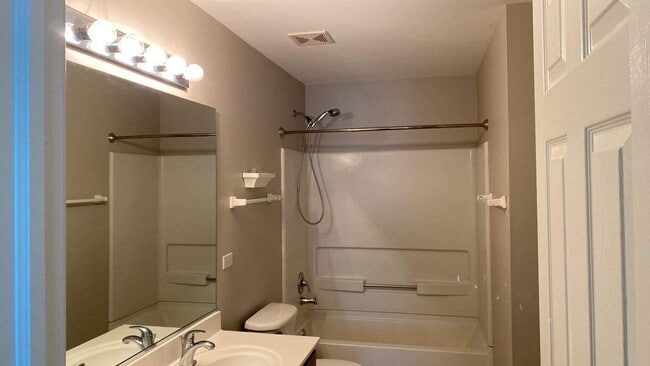 Building Photo - 86 Amberly Dr